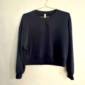 Lululemon- soft stream Perfectly Oversized Cropped Crew
DESIGNED FOR CASUAL